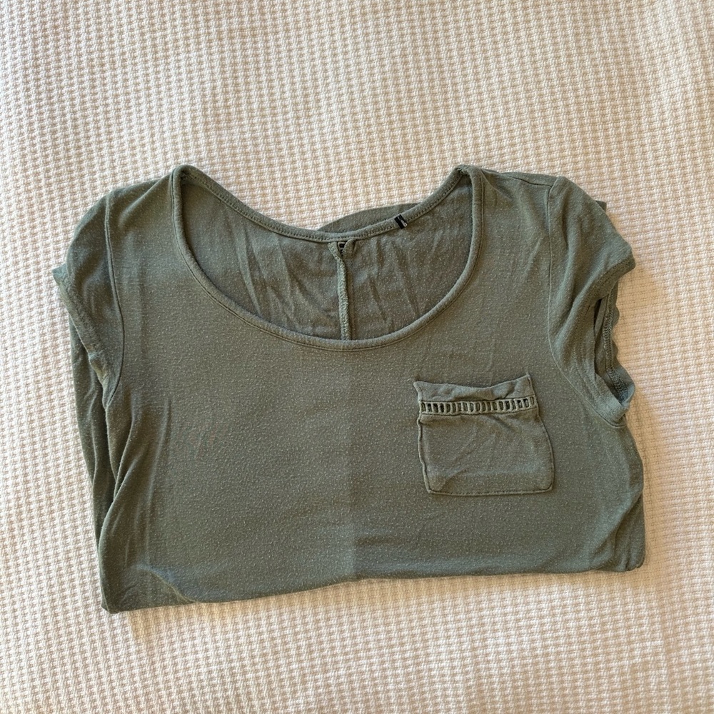 Super Soft Green Rue21 T-Shirt (XS)